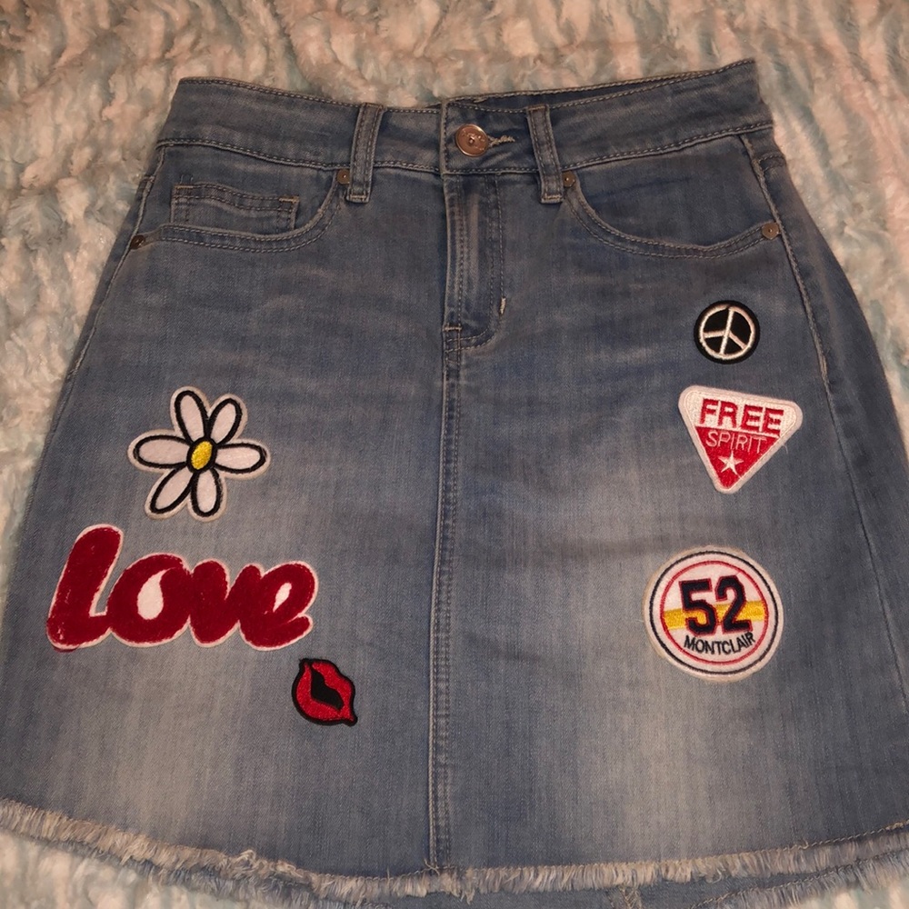 Distressed retro inspired jean skirt